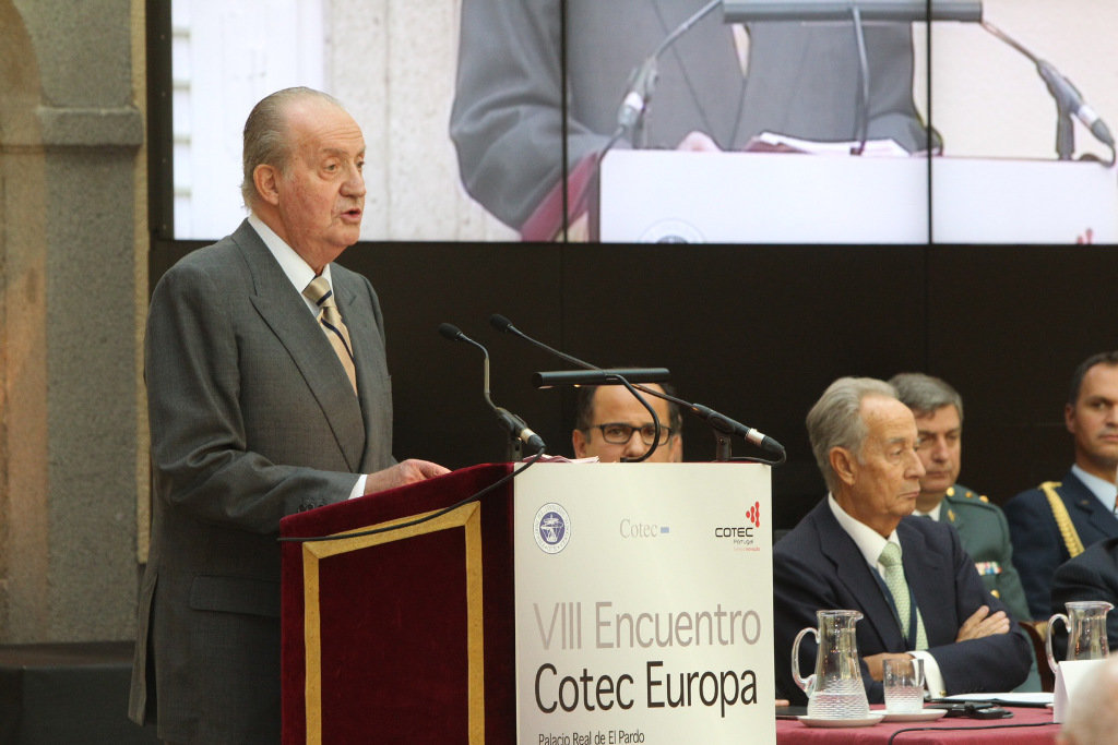 Don Juan Carlos en una edición anterior de la fundación Cotec.