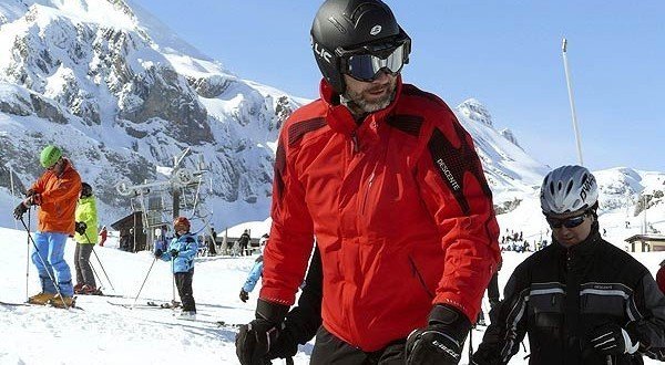 El príncipe Felipe esquiando en Formigal.