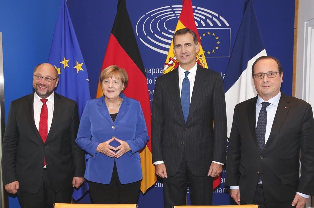 Felipe VI, con Martin Schulz, Angela Merkel y François Hollande.