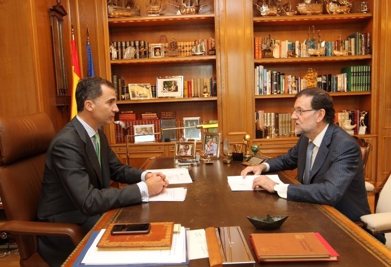 Primer despacho de Felipe VI con el presidente del Gobierno.