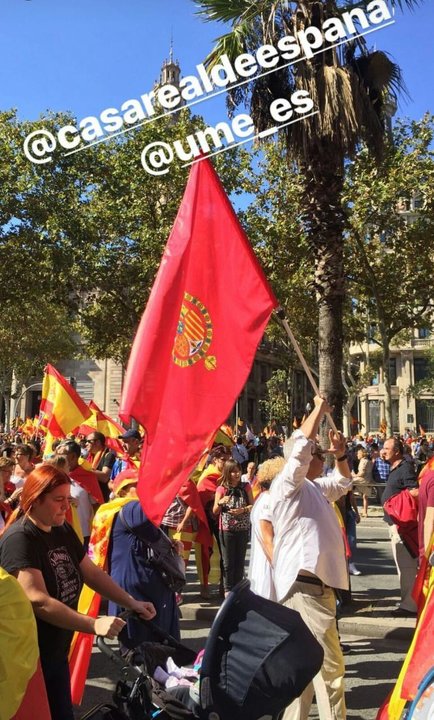 El duque de Calabria, en la manifestación contra la secesión de Cataluña
