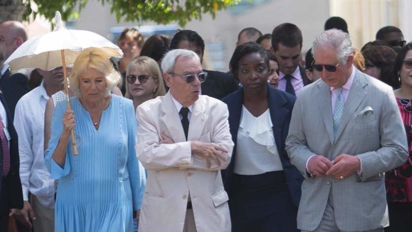 El príncipe de Gales y la duquesa de Cornualles pasean por Cuba durante su visita.