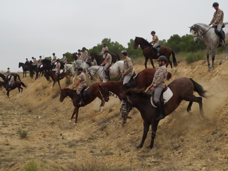 Clase de equitación en las cercanías de la Academia. (Foto- AGM)  