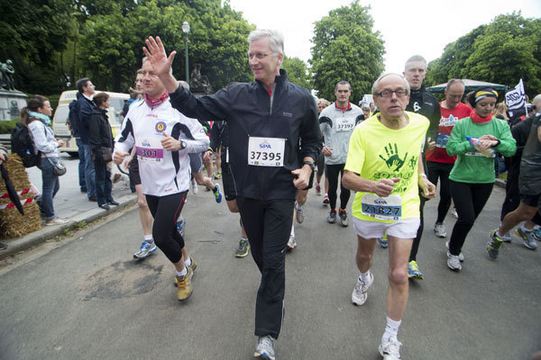 El rey Felipe de Bélgica, en el maratón de Bruselas. 