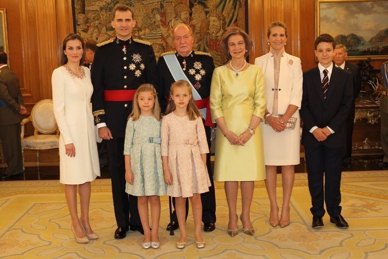 Los reyes, la princesa de Asturias,la infanta Sofía, don Juan Carlos, doña Sofía, doña Elena y su hijo Felipe