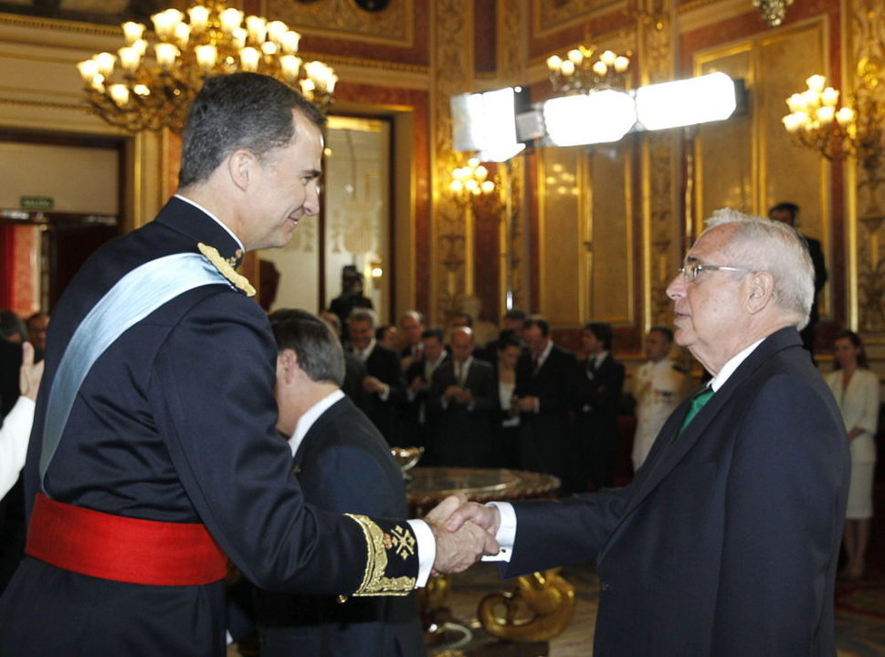 Felipe VI y el presidente de Melilla, Juan José Imbroda.