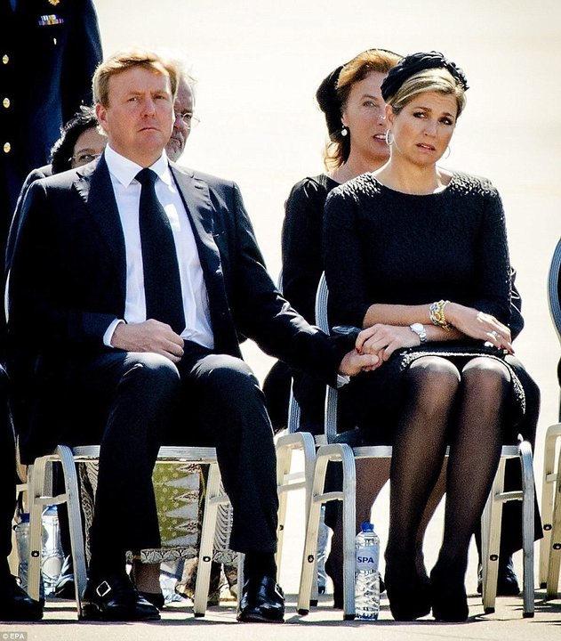 Los reyes de Holanda, en un acto por el accidente del MH17.