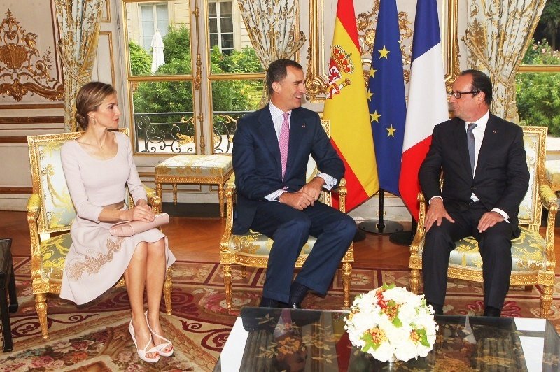 Los reyes Felipe y Letizia, con el presidente de Francia, François Hollande.