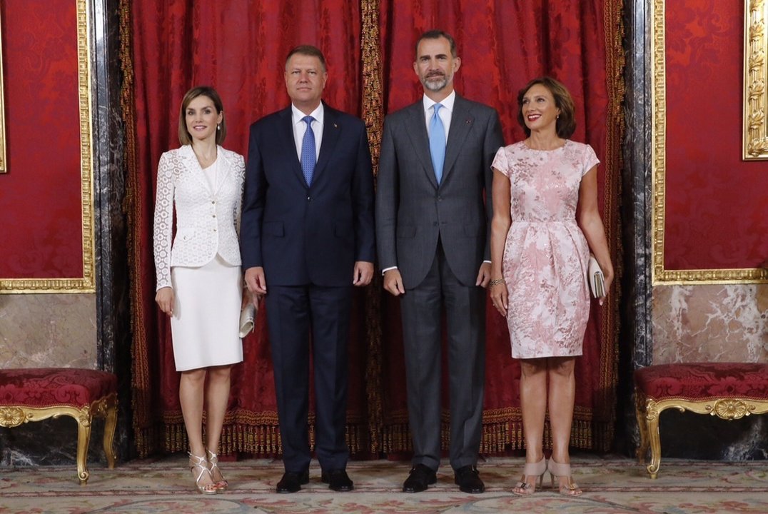 Los reyes, con el presidente de Rumanía y su esposa.