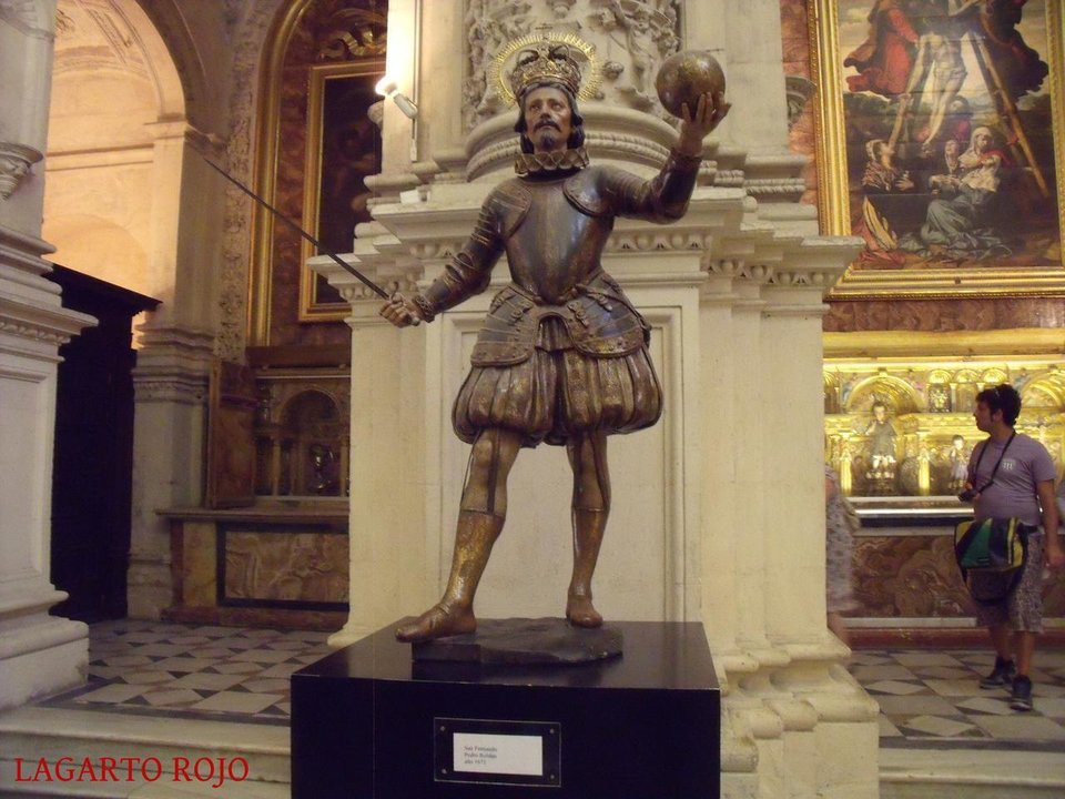 Estatua del rey San Fernando.