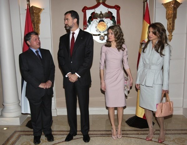Los reyes de Jordania, con don Felipe y doña Letizia.