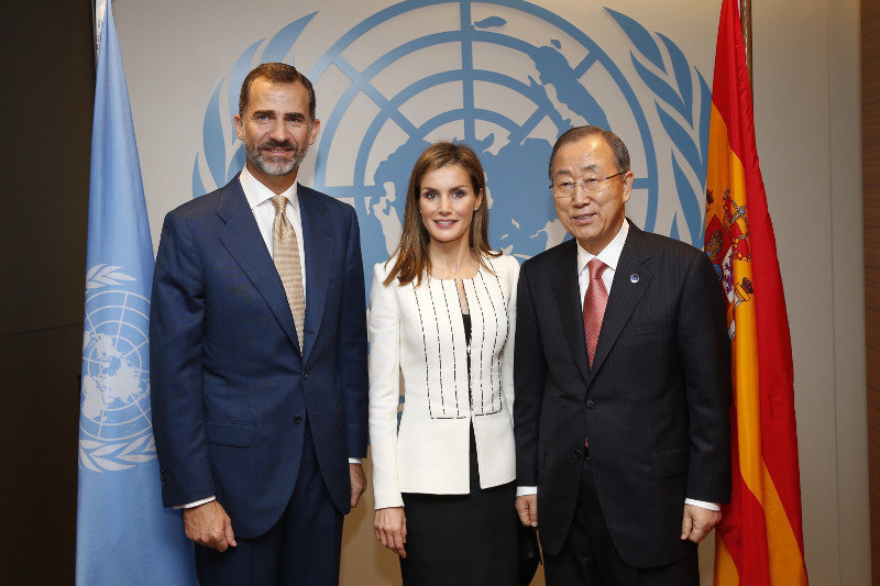 Felipe VI y doña Letizia, junto al secretario general de Naciones Unidas en una visita anterior.