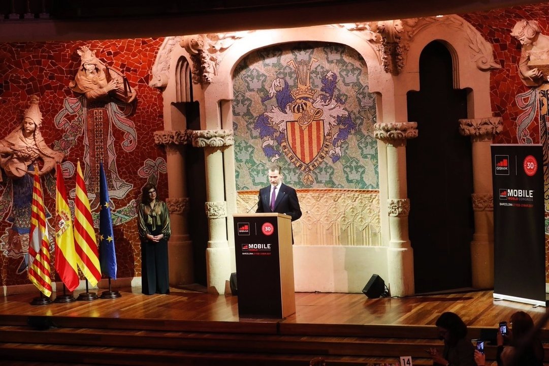 Felipe VI interviene en la cena de bienvenida del Mobile World Congress, en el Palau de la Música de Barcelona.