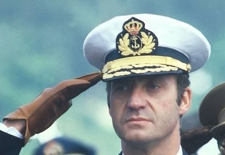 El rey Juan Carlos I, con el uniforme de la Armada.