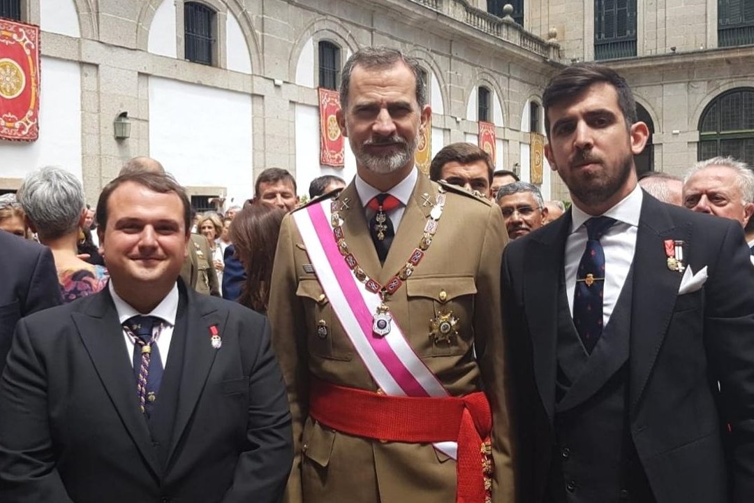 El rey en la celebración del Capítulo de la Real y Militar orden de san Hermenegildo en el Monasterio de El Escorial
